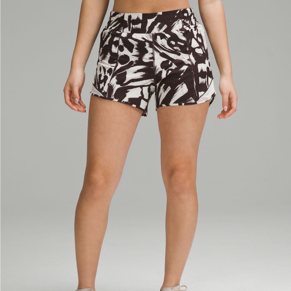 Lululemon hotty hot high rise 4” lined short